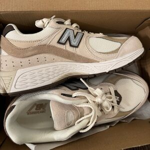 New Balance 2002R sneakers in taupe